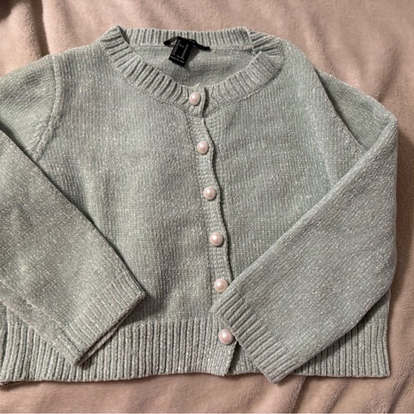 Cute mid-drift sweaters! - Picture 2 of 3